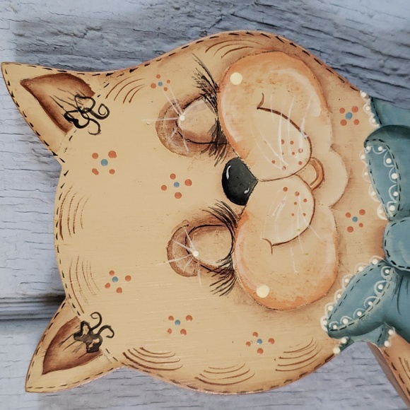 Hand-painted Wood Cat Cutout - Picture 3 of 13